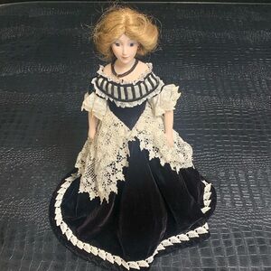 Franklin Heirloom Doll 1985 Renata